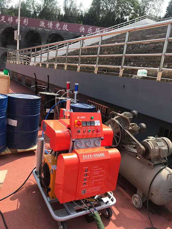 體育場看臺聚脲防水涂料噴涂案例
